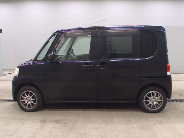 DAIHATSU TANTO 2011
