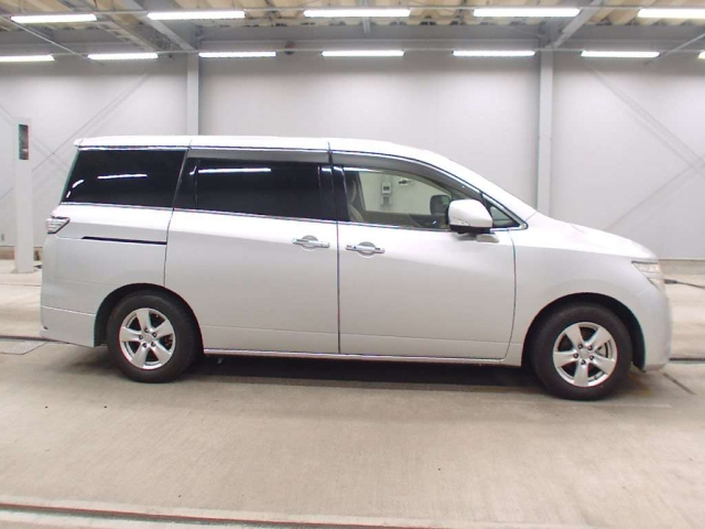 NISSAN ELGRAND 2012