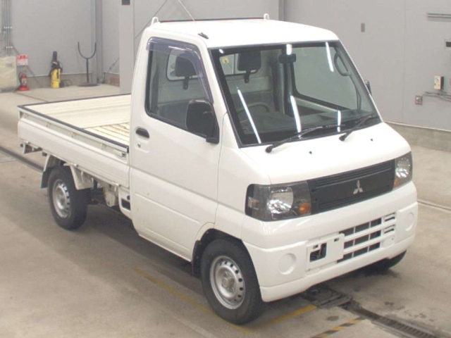 MITSUBISHI MINICAB TRUCK 2009