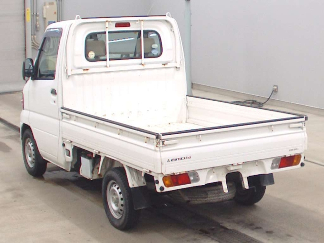 MITSUBISHI MINICAB TRUCK 2009