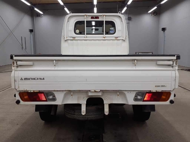 MITSUBISHI MINICAB TRUCK 2009