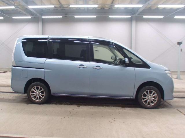NISSAN SERENA 2014