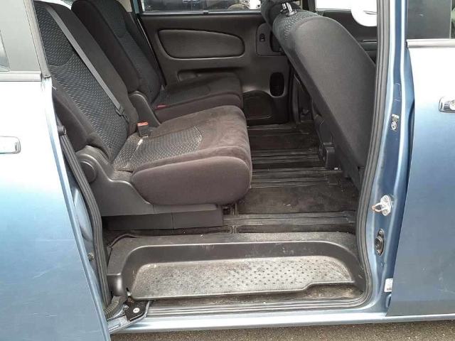 NISSAN SERENA 2014