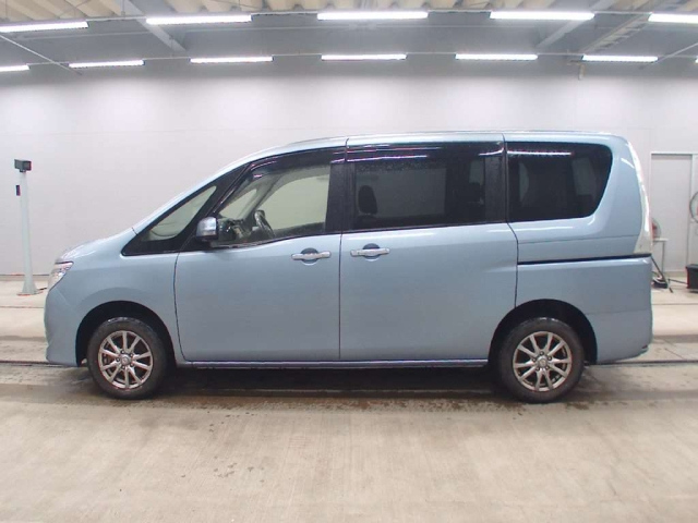 NISSAN SERENA 2014