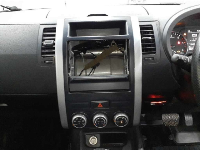 NISSAN X-TRAIL 2014