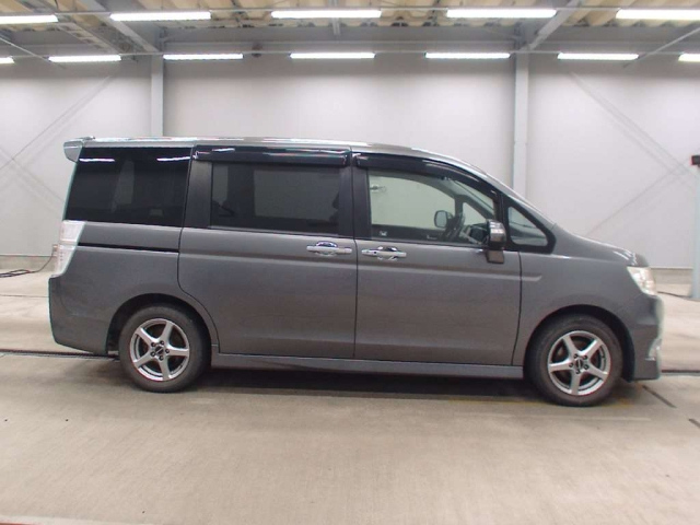 HONDA STEP WAGON 2013