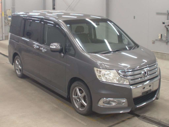 HONDA STEP WAGON 2013