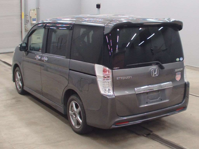 HONDA STEP WAGON 2013