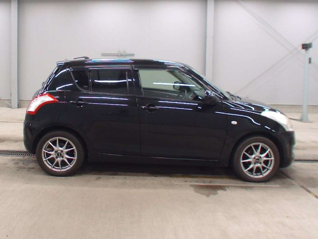 SUZUKI SWIFT 2013