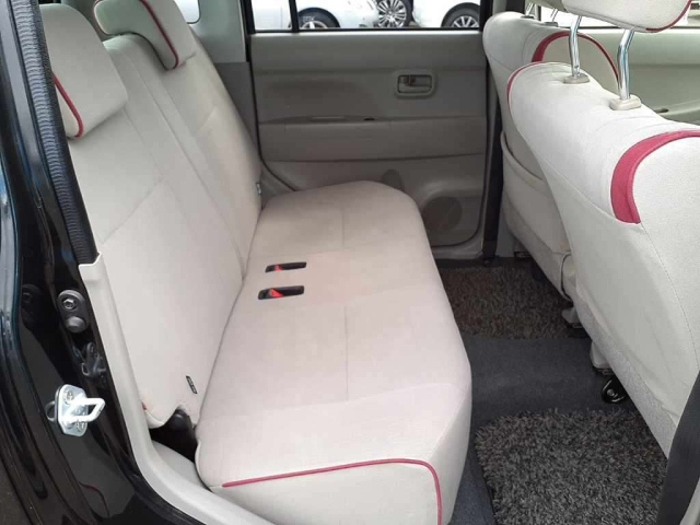 TOYOTA PIXIS SPACE 2012