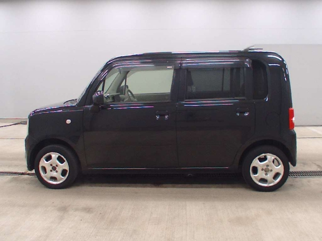 TOYOTA PIXIS SPACE 2012