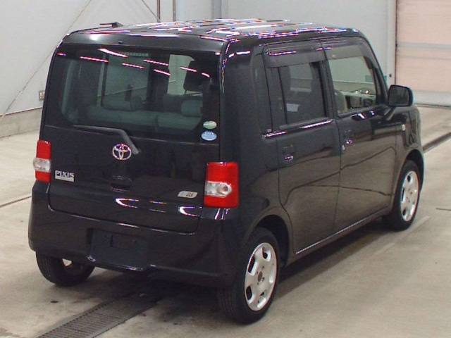 TOYOTA PIXIS SPACE 2012