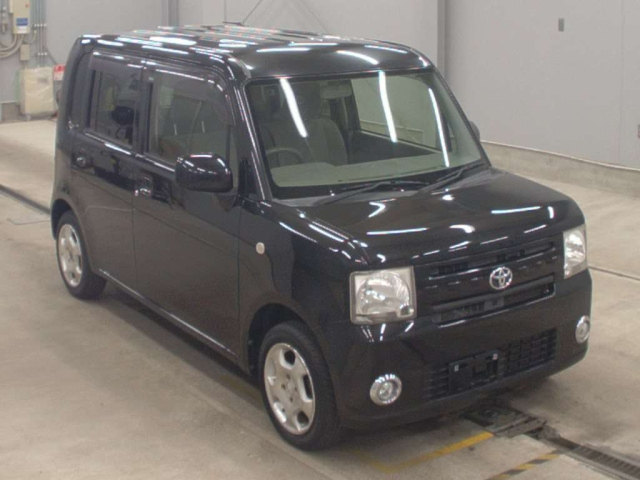 TOYOTA PIXIS SPACE 2012