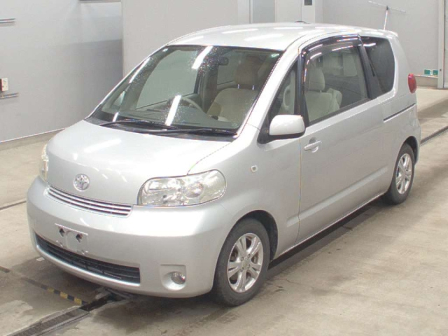 TOYOTA PORTE 2009
