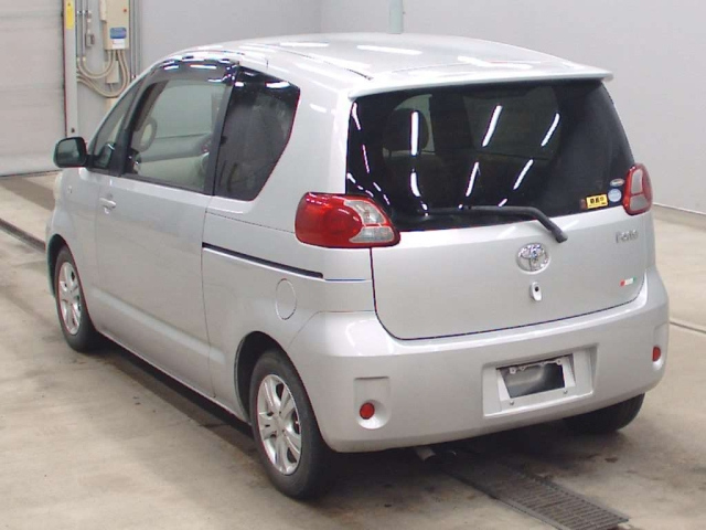TOYOTA PORTE 2009