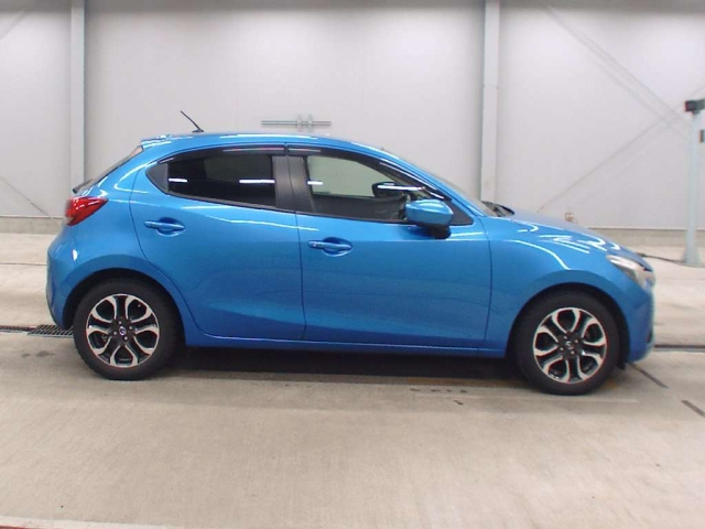 MAZDA DEMIO 2014