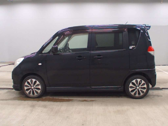 MITSUBISHI DELICA D2 2014