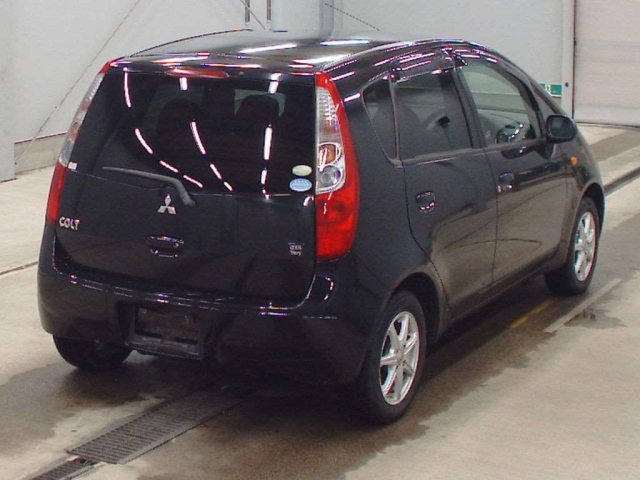 MITSUBISHI COLT 2011