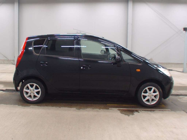MITSUBISHI COLT 2011