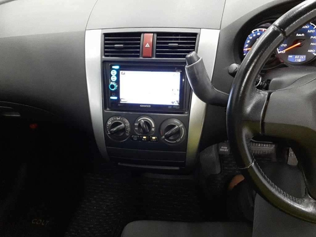 MITSUBISHI COLT 2011