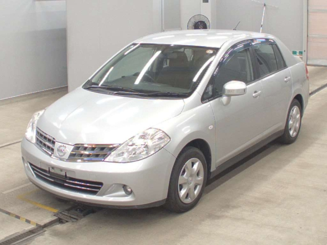 NISSAN TIIDA LATIO 2011
