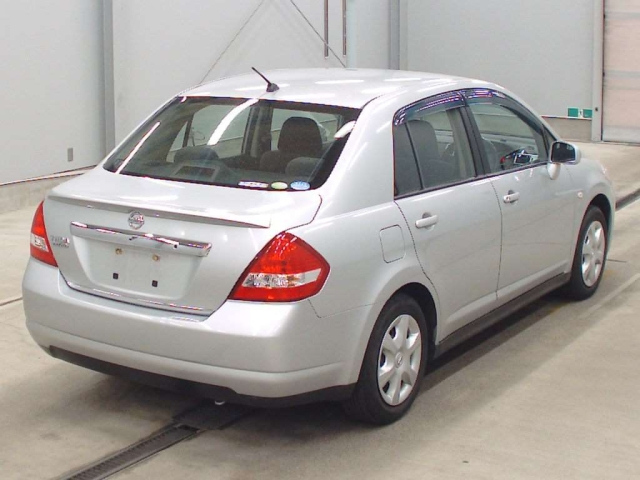 NISSAN TIIDA LATIO 2011