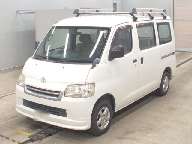 TOYOTA TOWN ACE VAN 2011