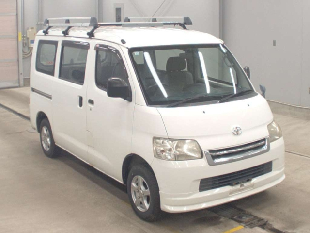 TOYOTA TOWN ACE VAN 2011