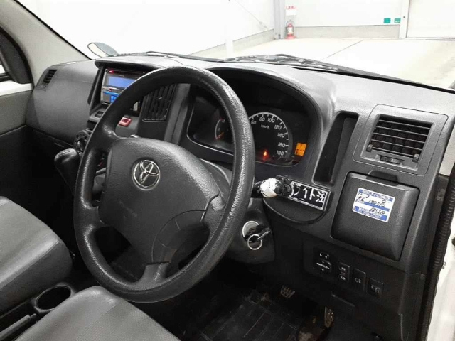 TOYOTA TOWN ACE VAN 2011