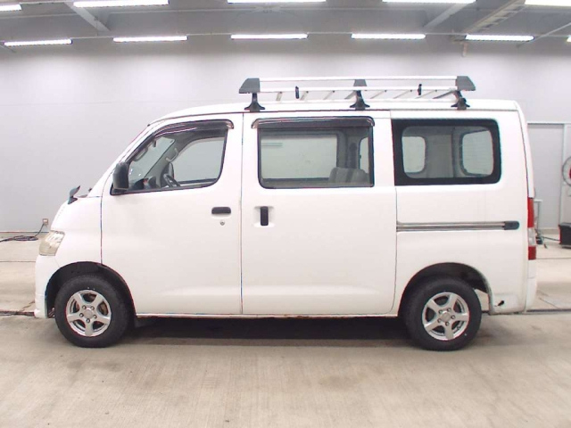 TOYOTA TOWN ACE VAN 2011