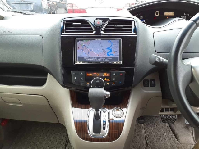 SUZUKI LANDY 2014