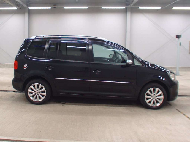 VOLKSWAGEN GOLF TOURAN 2011