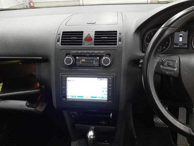 VOLKSWAGEN GOLF TOURAN 2011