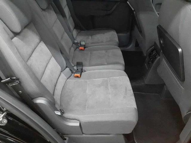 VOLKSWAGEN GOLF TOURAN 2011