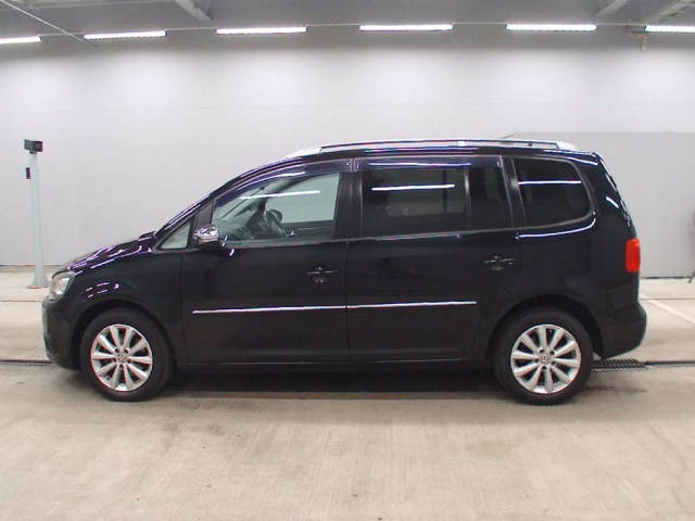 VOLKSWAGEN GOLF TOURAN 2011