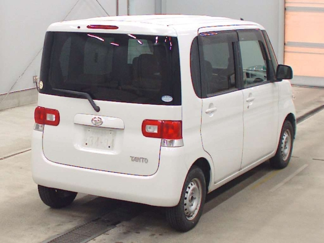 DAIHATSU TANTO 2008