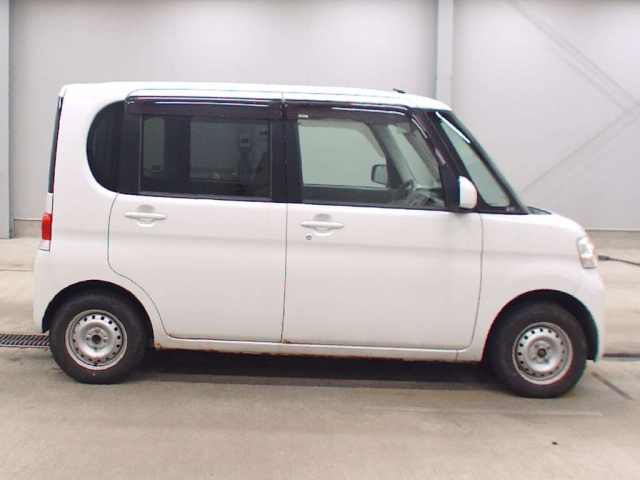 DAIHATSU TANTO 2008