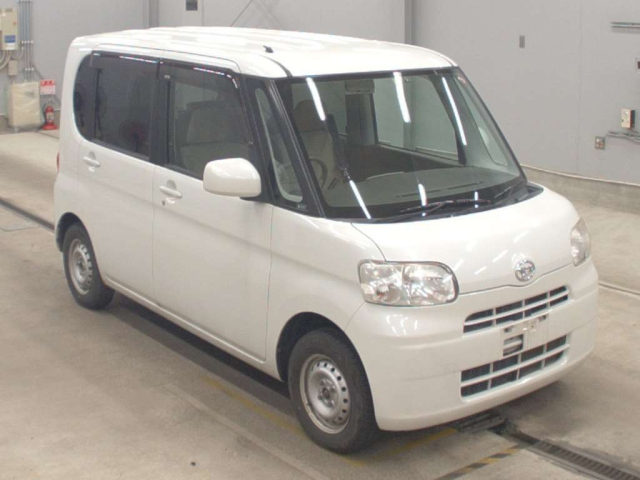 DAIHATSU TANTO 2008