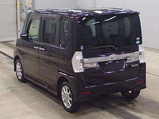 DAIHATSU TANTO 2015