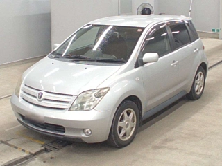 TOYOTA IST 2004