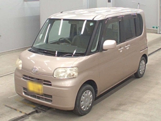 DAIHATSU TANTO 2011