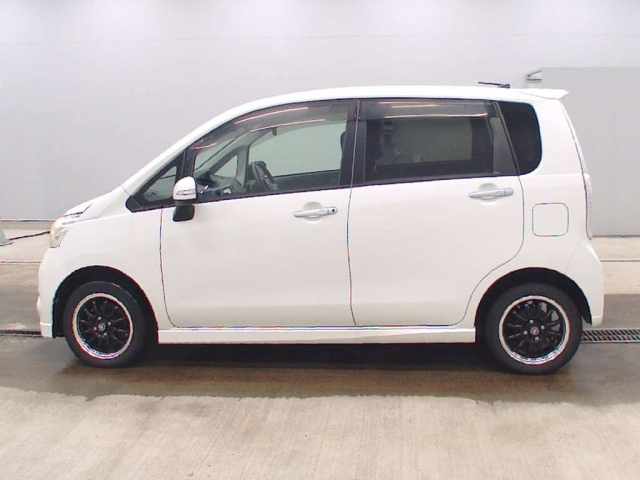 DAIHATSU MOVE 2011