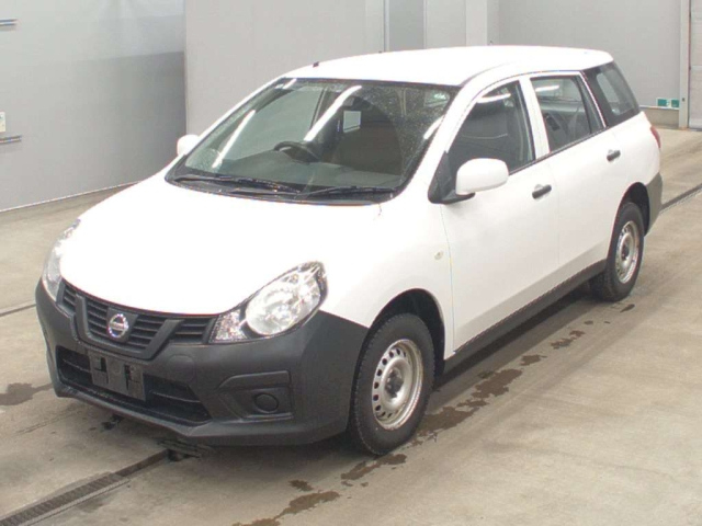 NISSAN AD 2018