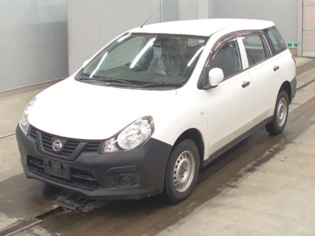 NISSAN AD 2018