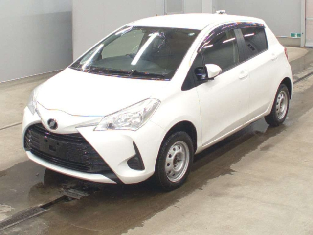 TOYOTA VITZ 2018