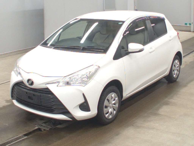 TOYOTA VITZ 2017