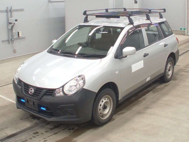 NISSAN AD 2019