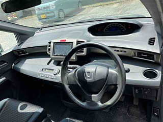 HONDA FREED 2011
