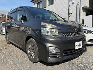 TOYOTA VOXY 2012