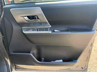 TOYOTA VOXY 2012